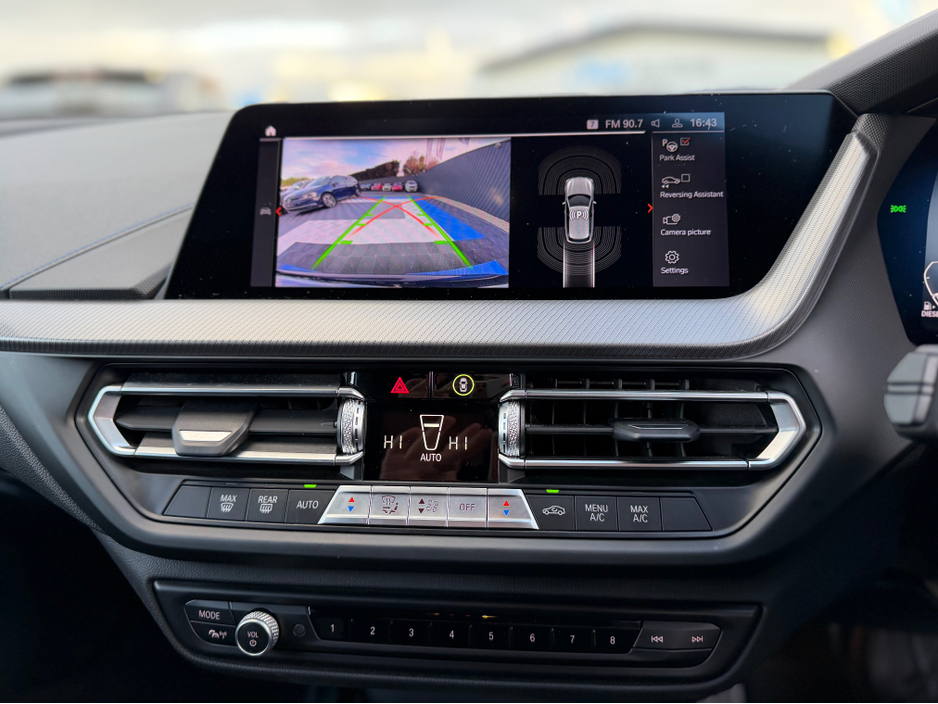 2021 BMW 1 Series - image 18