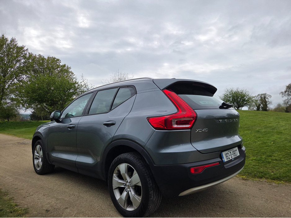 2018 Volvo XC40 - image 7