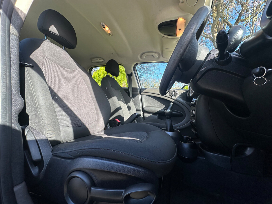 2012 MINI Hatch - image 7