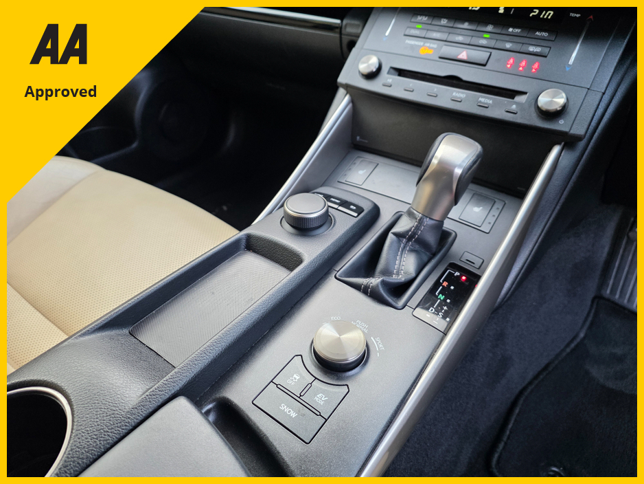 2015 Lexus IS 300 h * 2.5 PETROL/HYBRID * €13,900