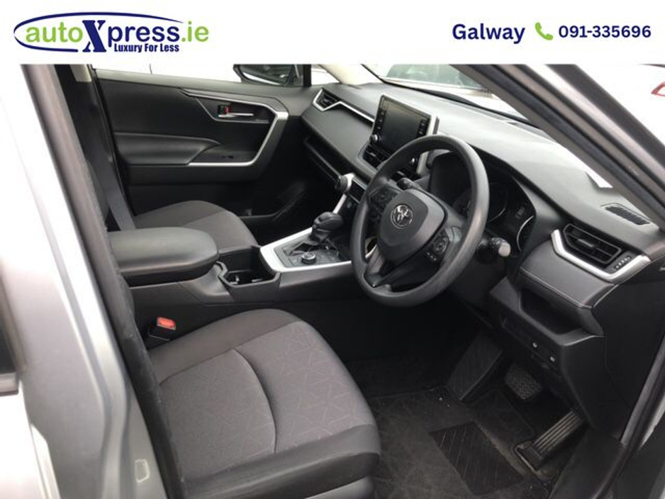 2022 Toyota Rav4 - image 2