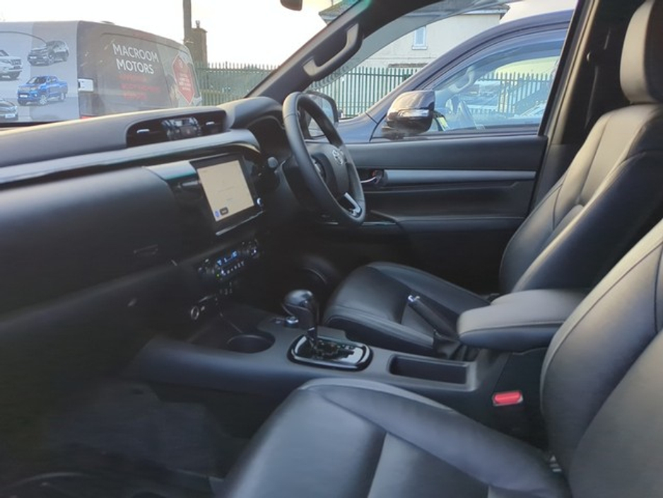 2025 Toyota Hilux HILUX 2.8 INVINCIBLE €57,000