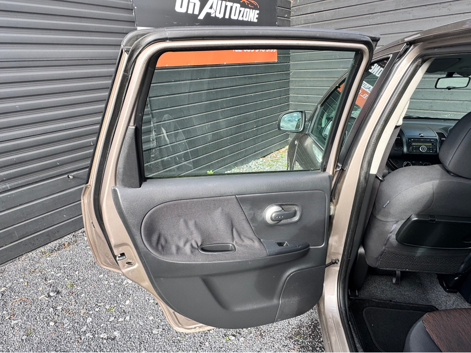 2010 Nissan Note - image 17