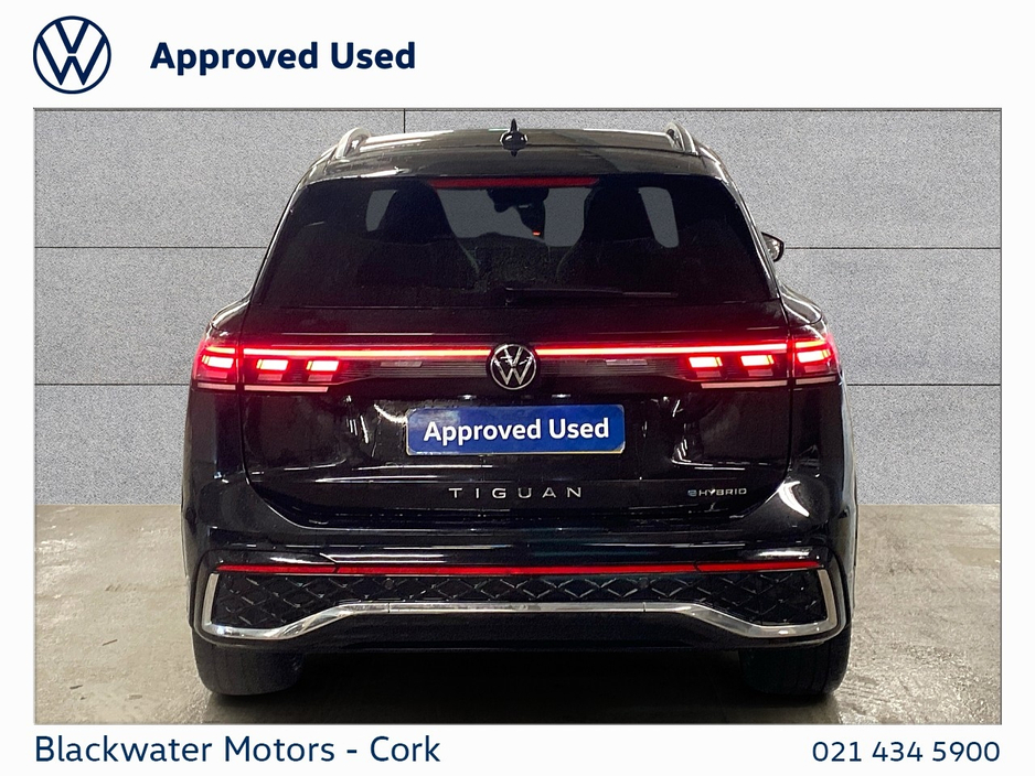 2025 Volkswagen Tiguan - image 13