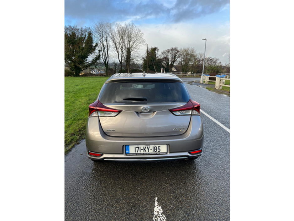 2017 Toyota Auris 1.4 D-4D SOL 4DR €14,500
