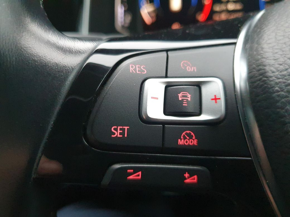 2019 Volkswagen Polo - image 12