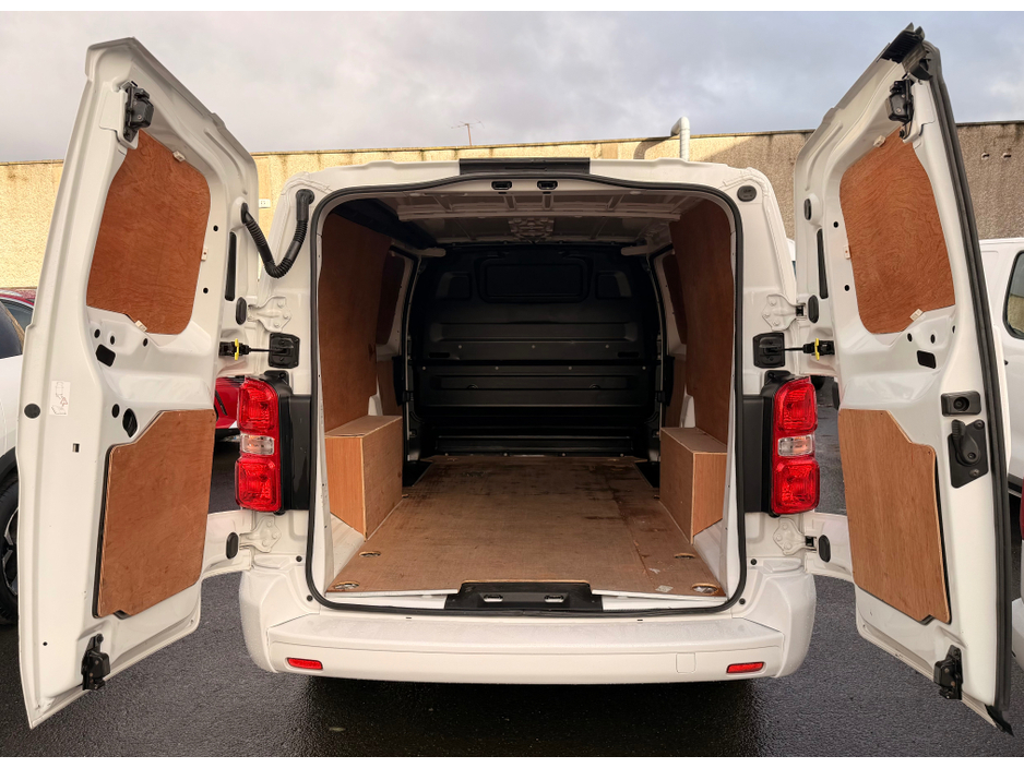 2022 Opel Vivaro Long Wheel Base €17,032