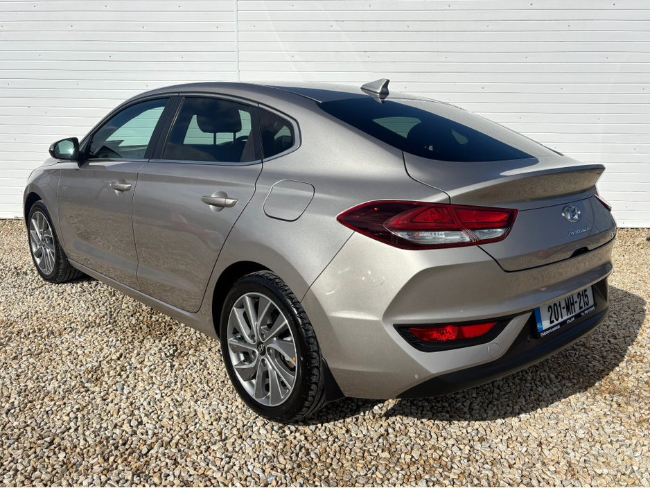 2020 Hyundai i30 - image 9