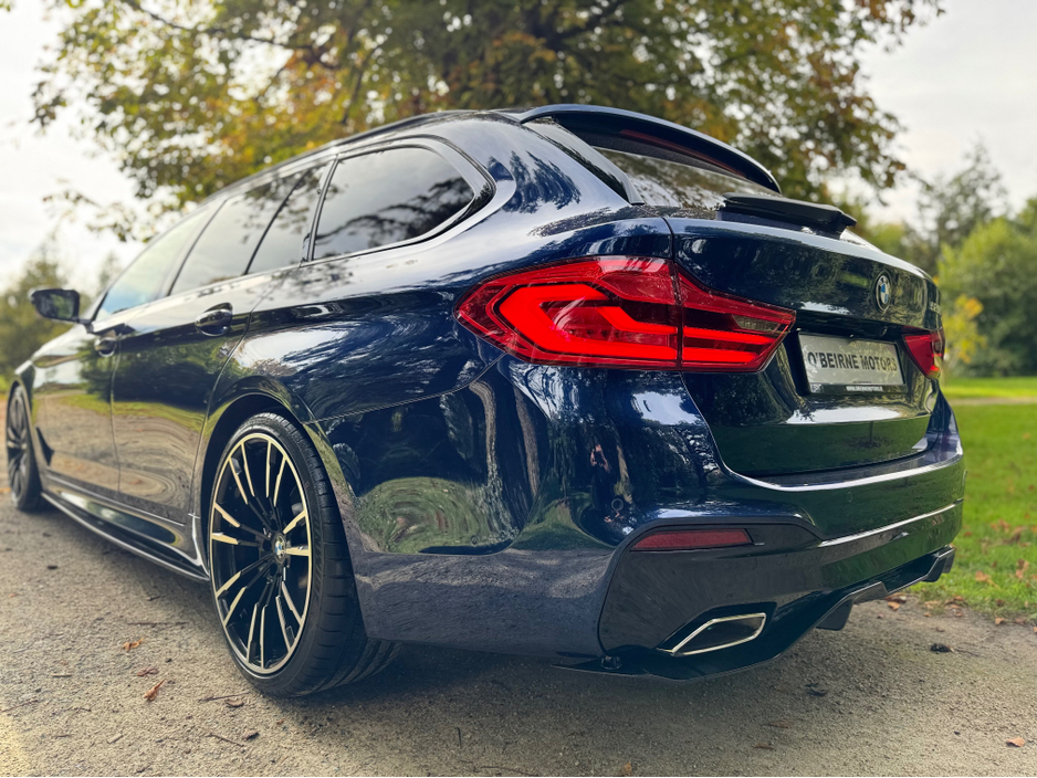 2019 BMW 5 Series - image 10