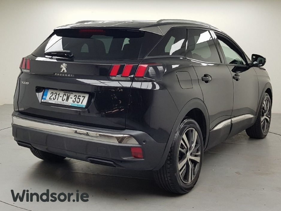 2023 Peugeot 3008 - image 2