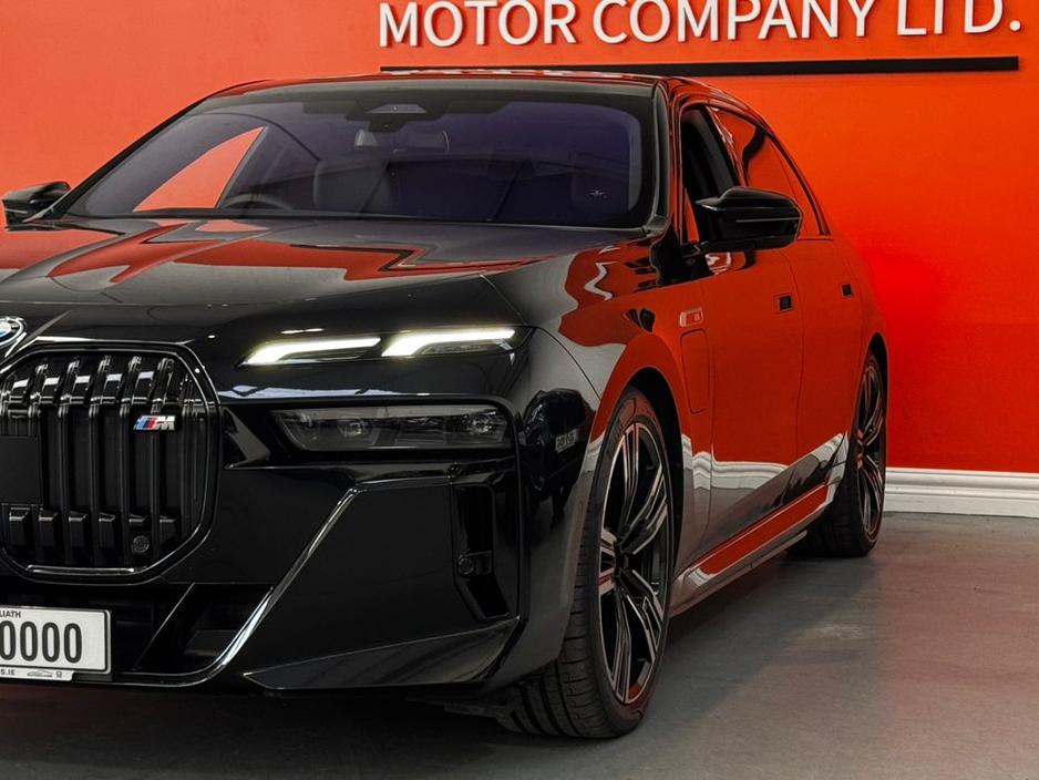 2025 BMW 7 Series - image 6