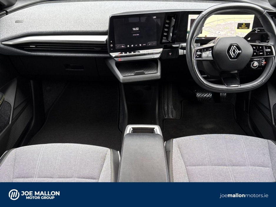 2023 Renault Megane E-Tech - image 4