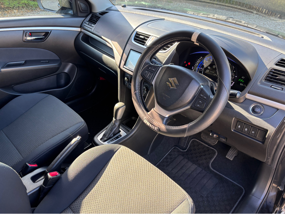 2015 Suzuki Swift - image 8