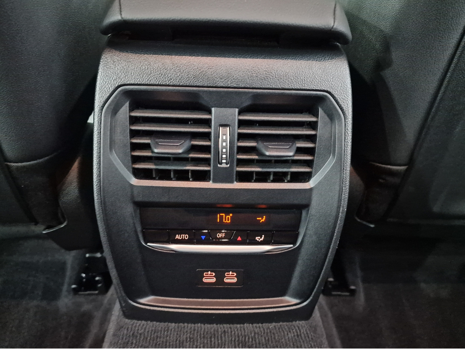 2025 BMW 3 Series 330E TOURING M SPORT (22.3KWH BATTERY) AUTOMATIC **ONE OWNER / APPLE CARPLAY / CRUISE CONTROL / ELECTRIC BOOTLID / FULL LEATHER / HEATED SEATS / REVERSE CAMERA / SAT NAV / BMW WARRANTY UNTIL 03/2028** €52,900