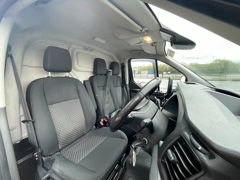 2023 Ford Transit Custom - image 10