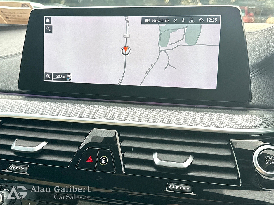 2020 BMW 5 Series - image 12