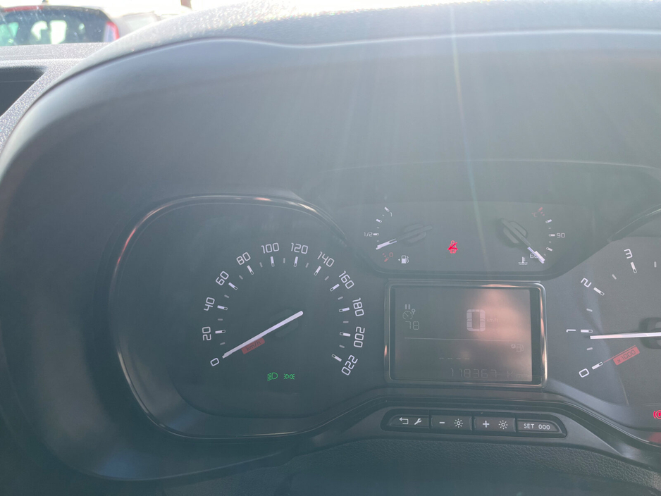 2023 Toyota Proace - image 9