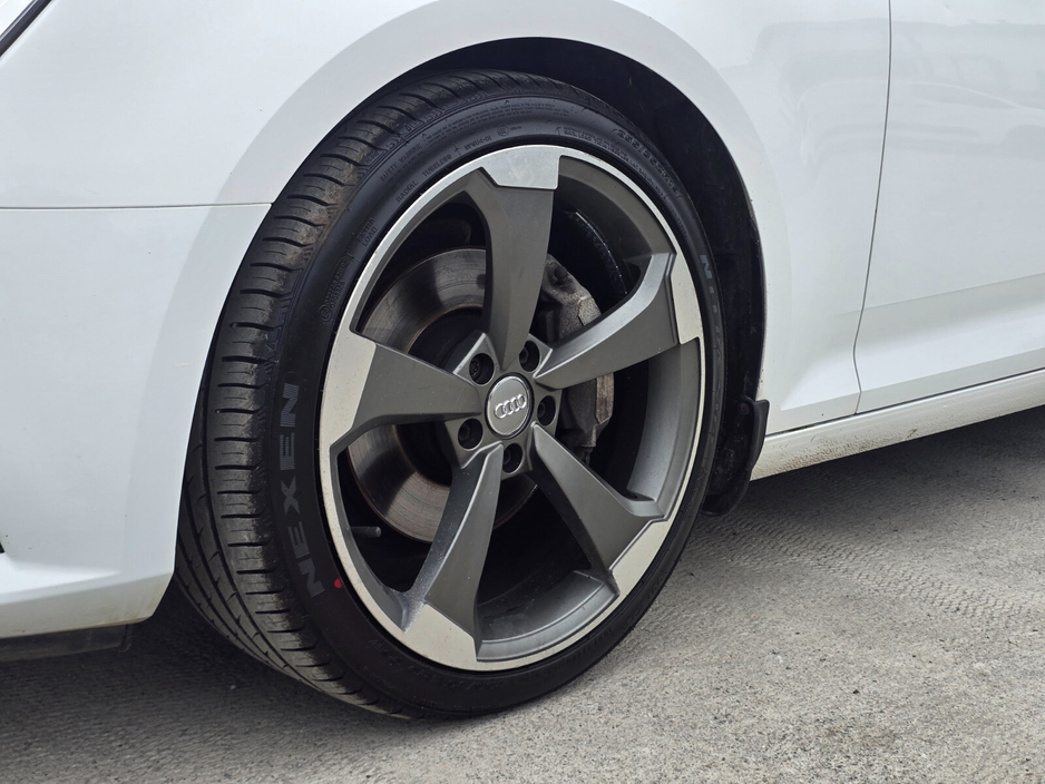 2016 Audi A4 - image 14