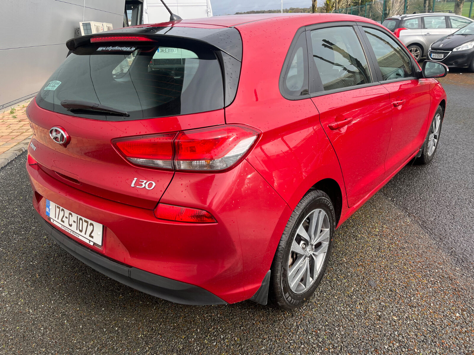 2017 Hyundai i30 - image 3