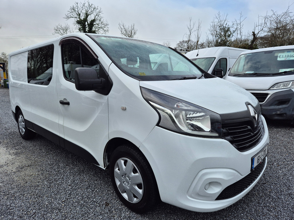 2016 Renault Trafic - image 4