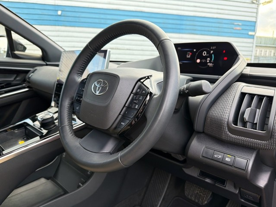 2025 Toyota bZ4X - image 11