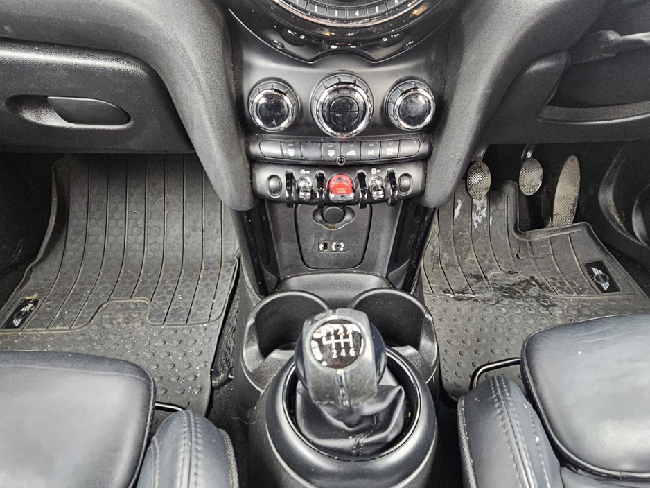2017 MINI Hatch - image 28