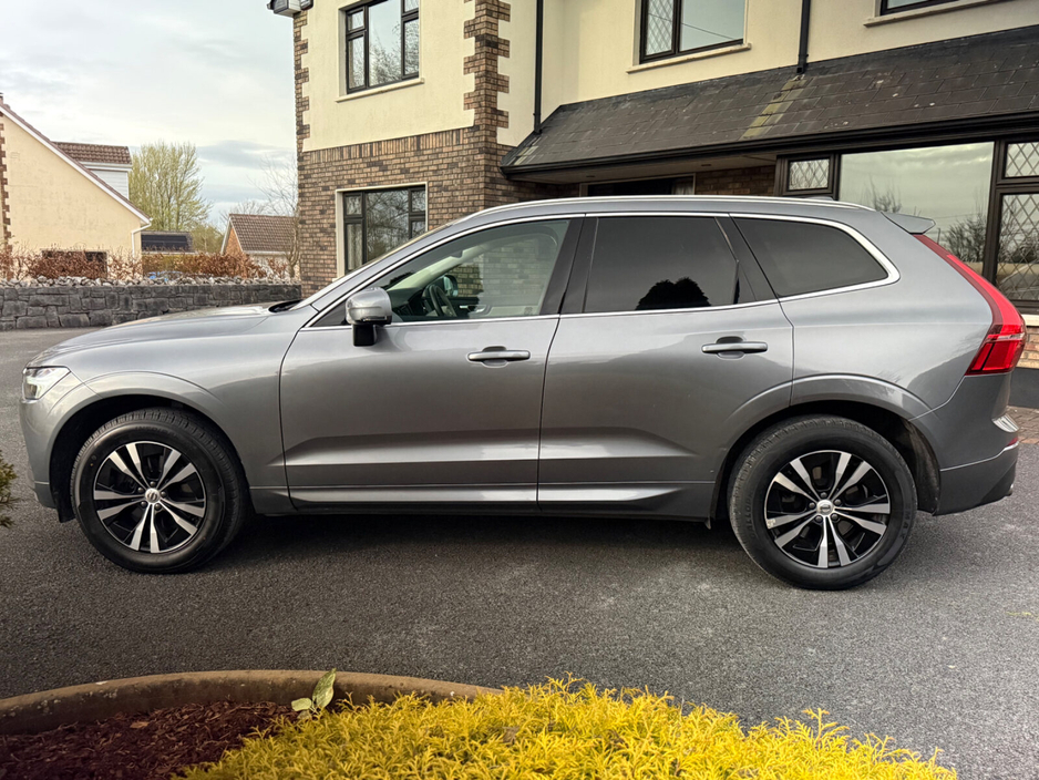 2021 Volvo XC60 - image 4