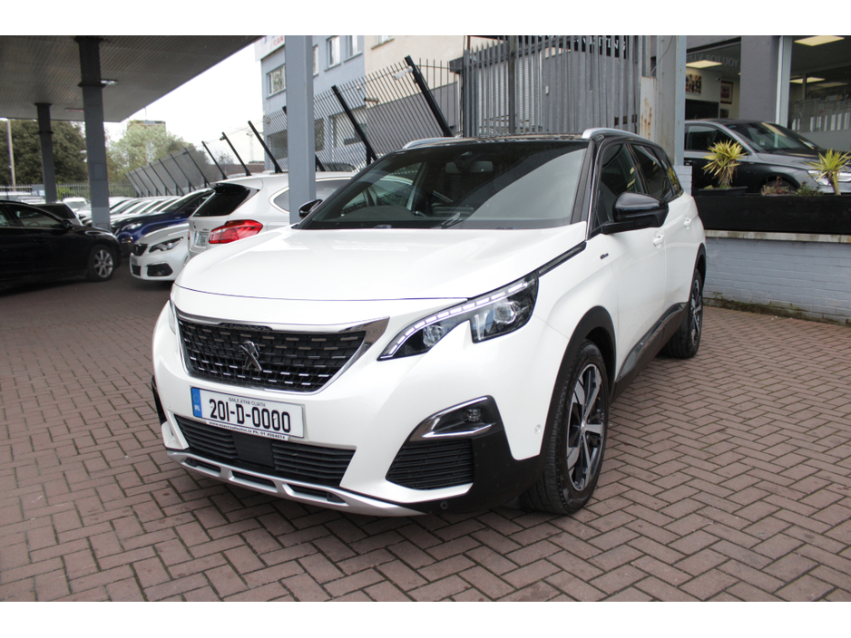 2020 Peugeot 5008 - image 8