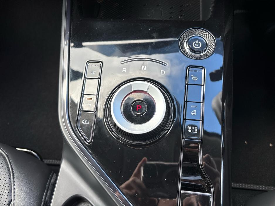 2025 Kia Niro - image 12