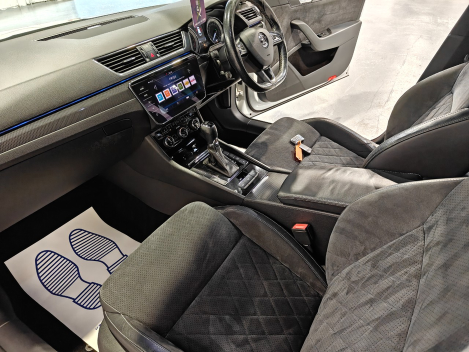 2018 Skoda Superb - image 20