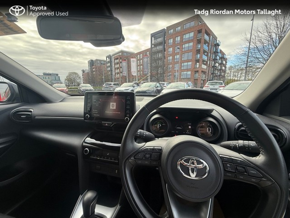 2023 Toyota Yaris Cross - image 13