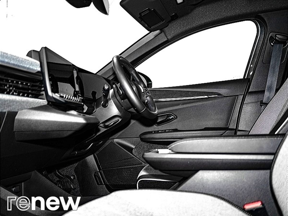 2024 Renault Megane E-Tech - image 5