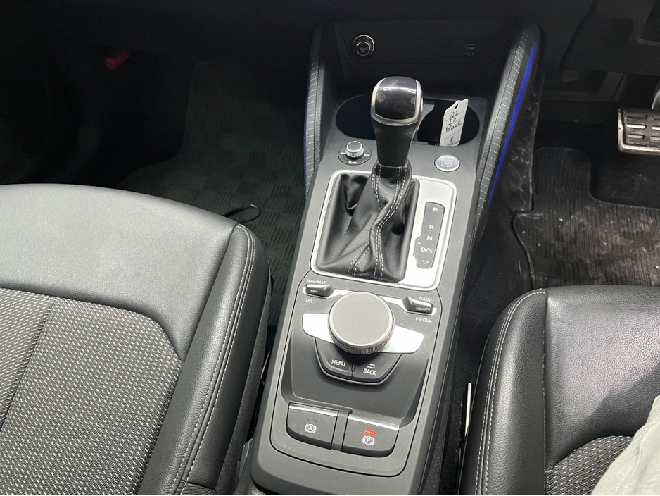 2023 Audi Q2 2023 AUDI Q2 35TDI S LINE 2.0 AUTOMATIC / CRUISE CONTROL / REVERSE CAMERA / HEATED SEATS / PADDLE SHIFTERS / APPLE CARPLAY