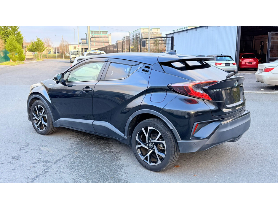 2019 Toyota C-HR 1.8 HYBRID LUNA €22,499