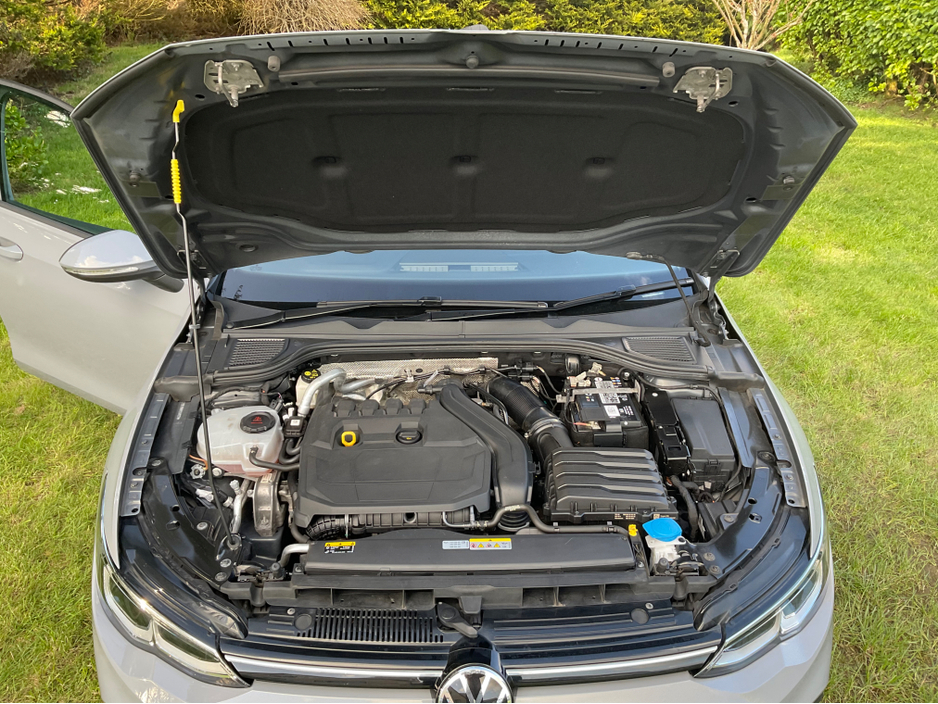 2022 Volkswagen Golf - image 31