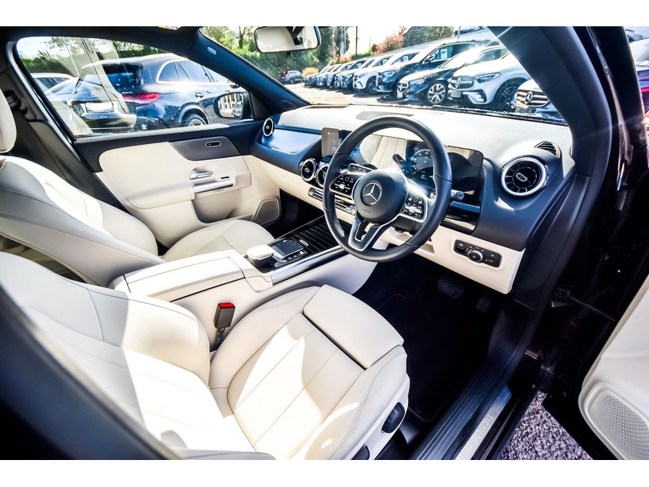 2023 Mercedes-Benz GLA Class - image 11