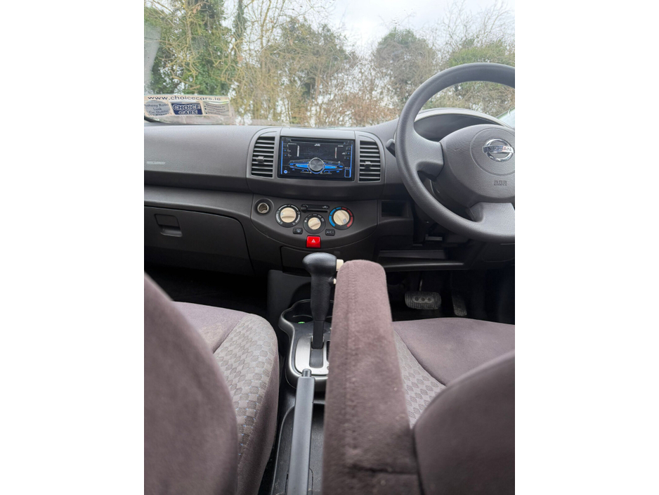 2009 Nissan March - image 12