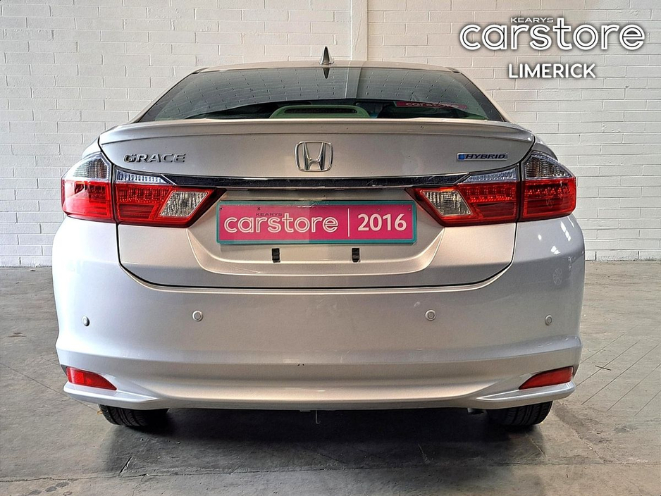 2016 Honda Grace DAA-GM4 4 DR AUTO €14,990