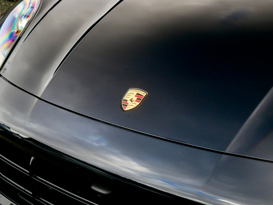 2023 Porsche Cayenne 3.0 V6 E-Hybrid 4WD Auto €87,950