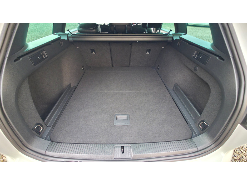 2016 Volkswagen Passat - image 26