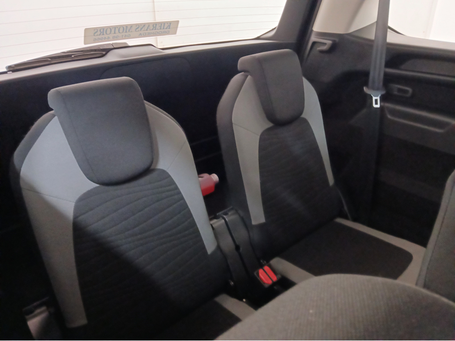 2016 Citroen Grand C4 Picasso - image 8