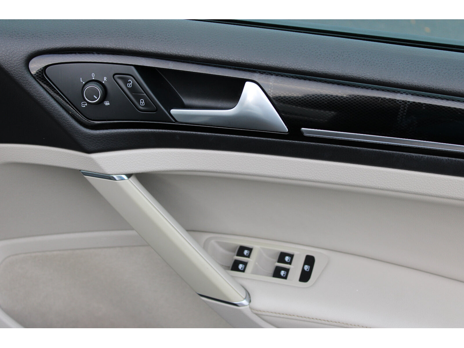 2016 Volkswagen Golf 1.2TSI 3DR 110HP Highline €15,950