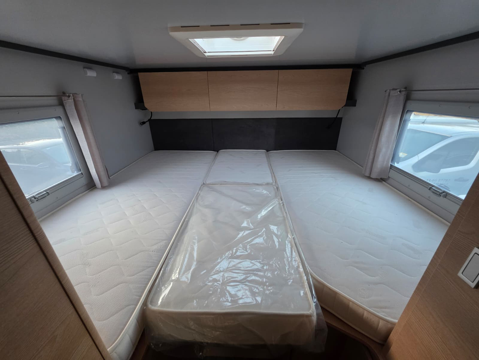 2025 Ford Transit - image 31