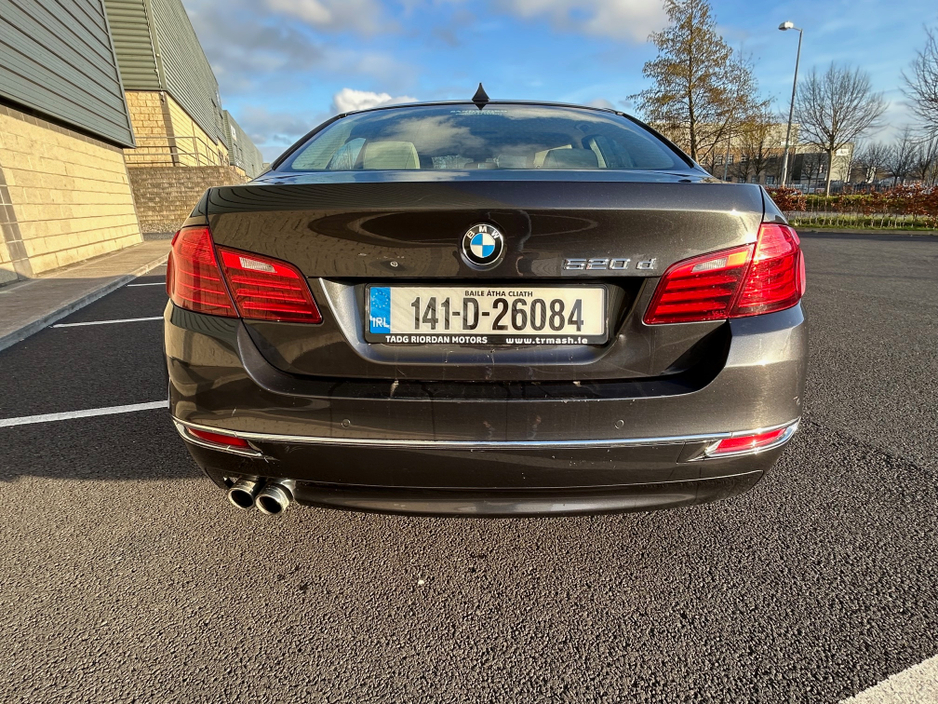 2014 BMW 5 Series - image 5