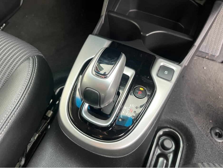 2018 Honda Fit AUTOMATIC HYBRID 1.5 PETROL //HALF LEATHER SEATS//REVERSE CAMERA//KEYLESS ENTRY//ADAPTIVE CRUISE CONTROL// €13,950