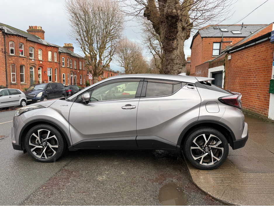 2017 Toyota C-HR 1.8 Hybrid Automatic, Only 54kms! New Nct 12/2027, Apple Car Play, Android Auto, Sat Nav, Parking Sensors, Alloys, A/C, Cruise Control, Half Leather, Heated Seats, Finance Available, SIMI Dealer, €18,950