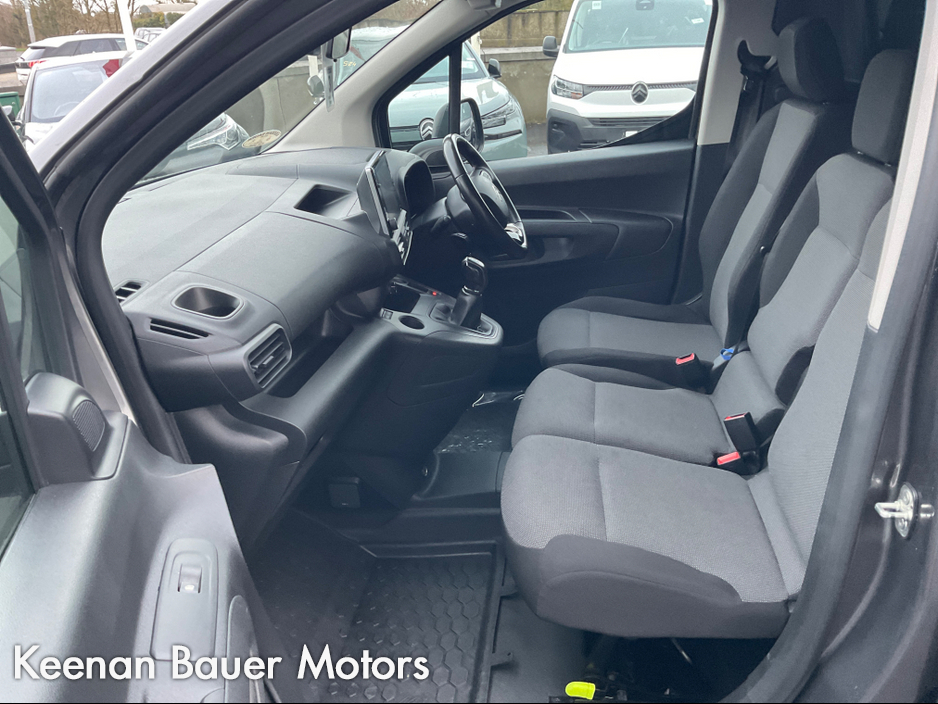 2020 Citroen Berlingo - image 10