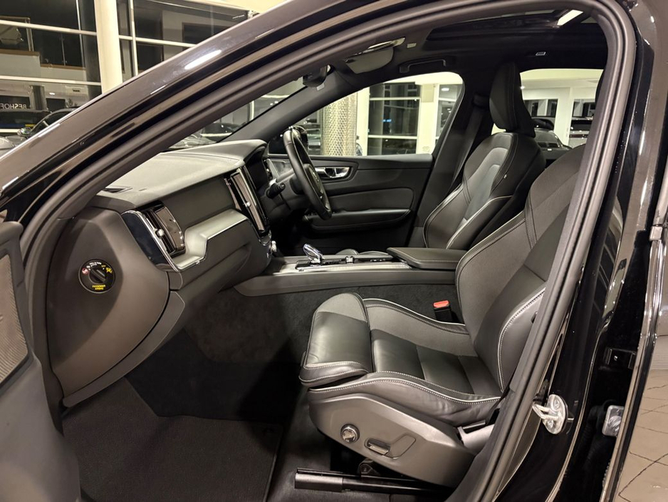 2025 Volvo XC60 T6 PLUS BLACK EDITION AWD=PAN ROOF//HUGE SPEC//AS NEW=2 YEAR VOLVO WARRANTY=TAILORED FINANCE PACKAGES AVAILABLE=TRADE IN’S WELCOME €62,995
