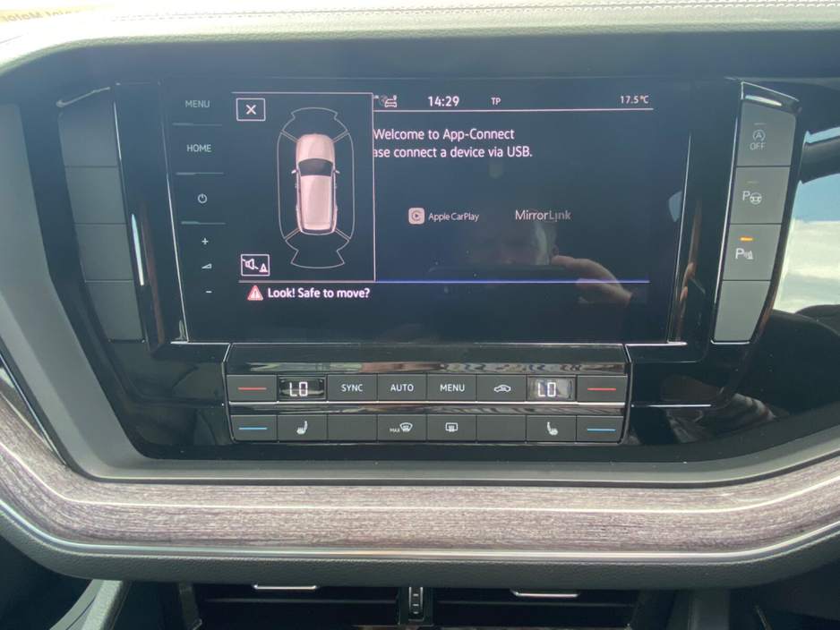 2021 Volkswagen Touareg 3.0TDI 231HP V6 4M DSG Design €38,170