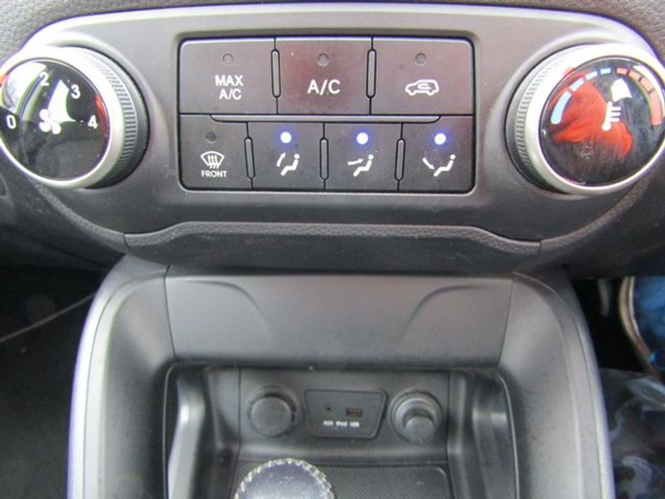 2013 Hyundai ix35 - image 39